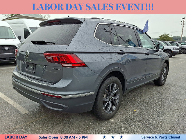 Used 2023 Volkswagen Tiguan SE w/ Panoramic Sunroof Package AWD/4WD image 10