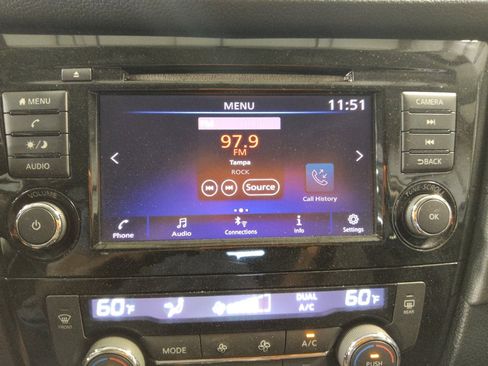 Used 2018 Nissan Rogue SV image 25