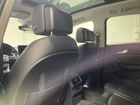 Used 2019 Audi Q5 2.0T Premium Plus w/ Premium Plus Package image 18