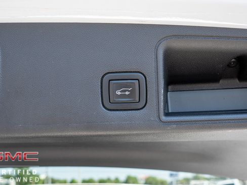 Used 2021 GMC Terrain SLT w/ Infotainment Package II FWD image 33
