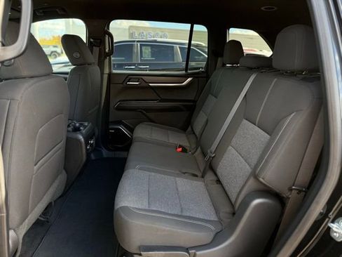 Used 2025 GMC Acadia Elevation image 19