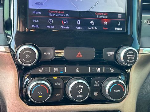 Used 2019 RAM 1500 Laramie AWD/4WD image 22