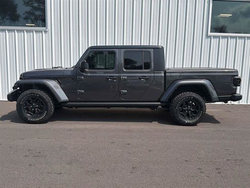 Used 2021 Jeep Gladiator Sport AWD/4WD image 5