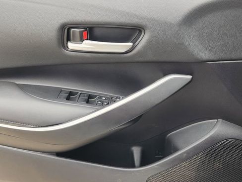 Used 2022 Toyota Corolla SE image 16