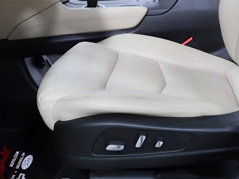 Used 2018 Cadillac XT5 Luxury image 21