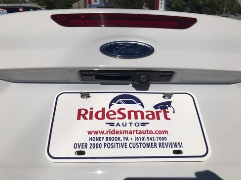 Used 2018 Ford Focus SE w/ SE Appearance Package FWD image 34