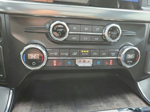 Used 2021 Ford F150 Lariat image 19