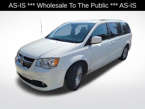 Used 2019 Dodge Grand Caravan SXT FWD image 3
