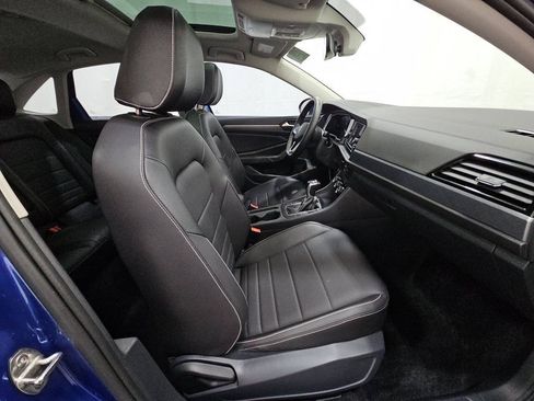 Used 2024 Volkswagen Jetta SE w/ Panoramic Sunroof Package FWD image 8