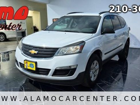 Used 2017 Chevrolet Traverse LS FWD image 1