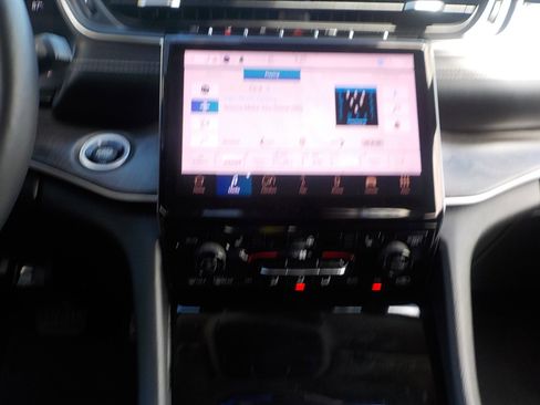 Used 2021 Jeep Grand Cherokee L Limited image 22