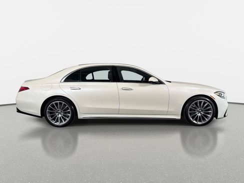 Used 2023 Mercedes-Benz S 500 4MATIC w/ AMG Line image 2