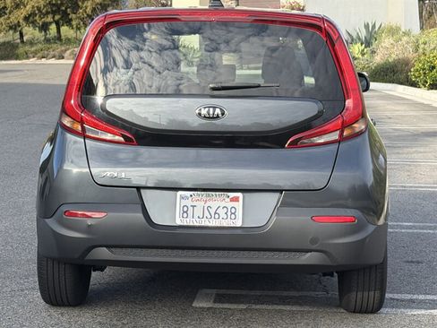 Used 2021 Kia Soul LX FWD image 5