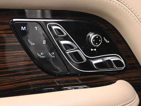 Used 2019 Land Rover Range Rover Long Wheelbase Autobiography image 18