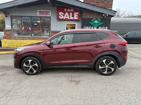 Used 2016 Hyundai Tucson Sport image 2
