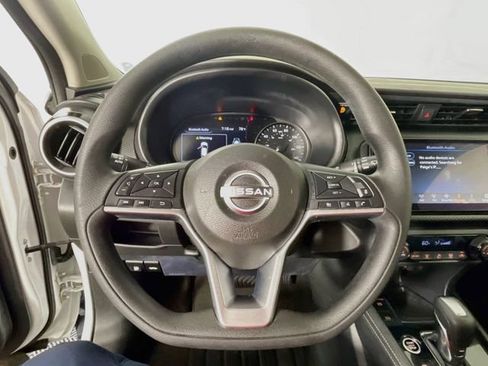 Used 2022 Nissan Kicks SV FWD image 12