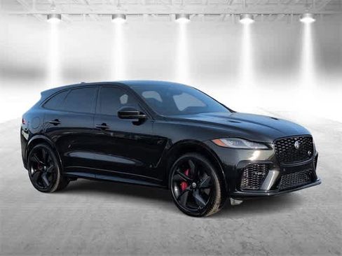 Used 2024 Jaguar F-PACE SVR image 2