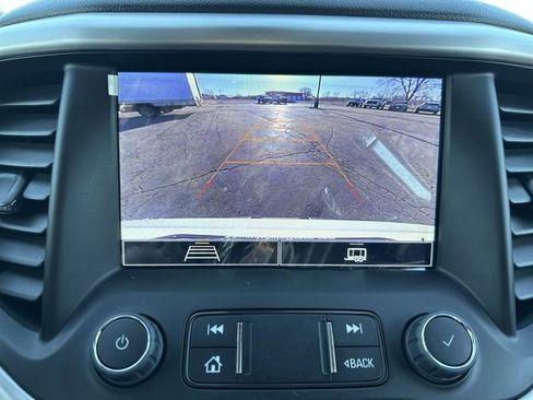 Used 2023 GMC Acadia SLE w/ Driver Convenience Package image 15