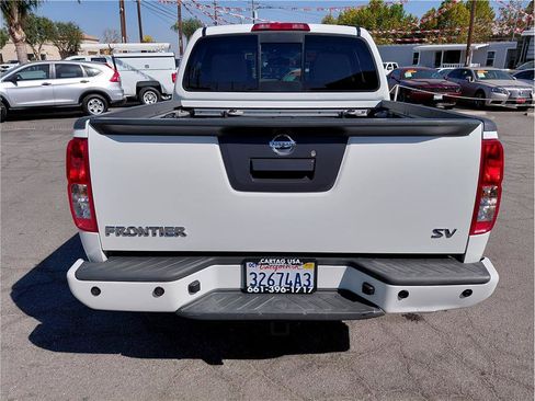 Used 2020 Nissan Frontier SV image 10
