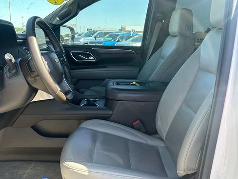 Used 2023 Chevrolet Suburban LT RWD image 6