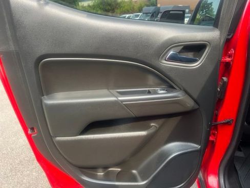 Used 2020 Chevrolet Colorado LT w/ Colorado RST Special Edition AWD/4WD image 14