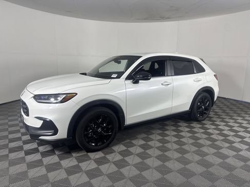Used 2023 Honda HR-V Sport image 9