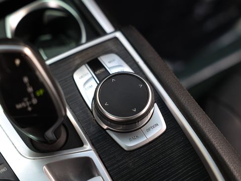 Used 2019 BMW 740i w/ M Sport Package RWD image 46