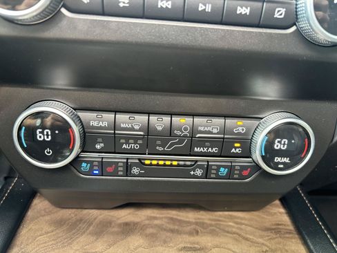 Used 2019 Ford Expedition Max Platinum AWD/4WD image 30