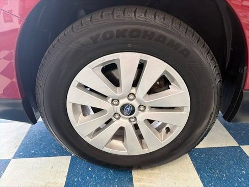 Used 2019 Subaru Outback 2.5i AWD/4WD image 17
