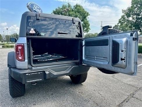New 2024 Ford Bronco Outer Banks w/ Sasquatch Package image 7