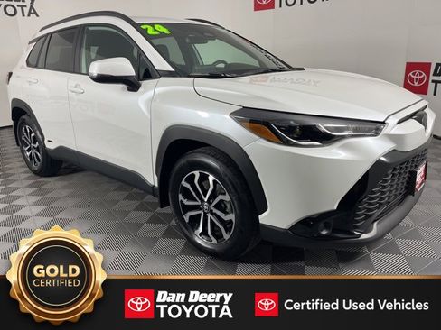 Certified 2024 Toyota Corolla Cross SE image 1