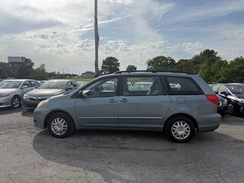 Used 2007 Toyota Sienna CE FWD image 3