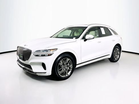 Used 2025 Genesis GV70 2.5T w/ Select Package image 3