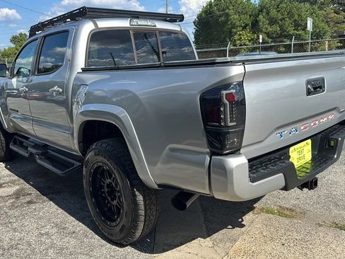 Used 2016 Toyota Tacoma TRD Sport w/ Towing Package AWD/4WD image 5