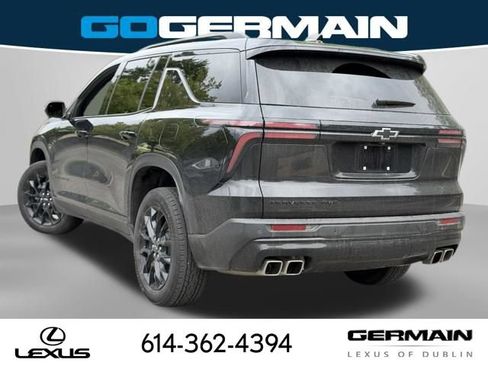 Used 2024 Chevrolet Traverse LT w/ Midnight/Sport Edition AWD/4WD image 11