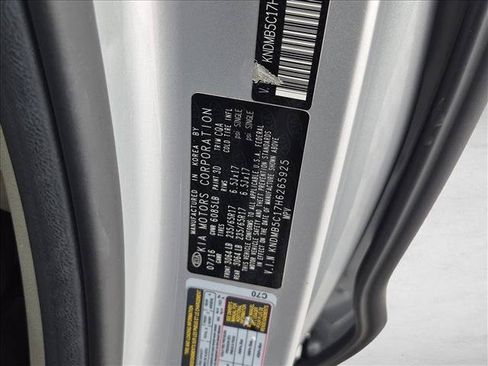 Used 2017 Kia Sedona LX w/ LX Essentials Premium Package FWD image 26
