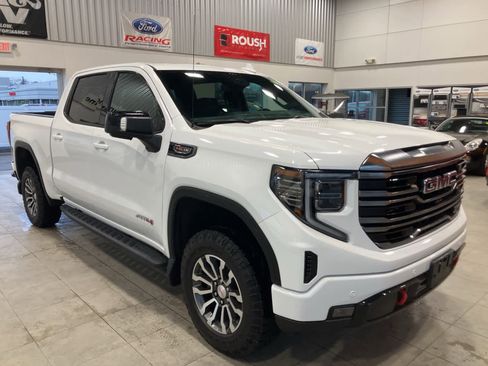 Used 2022 GMC Sierra 1500 AT4 w/ AT4 Premium Package image 3