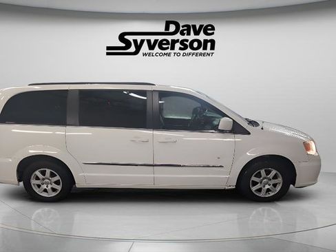 Used 2012 Chrysler Town & Country Touring w/ Entertainment Group #1 image 4