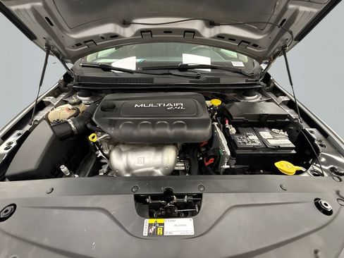 Used 2017 Chrysler 200 Limited Platinum FWD image 21
