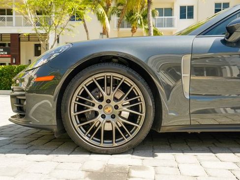 Used 2023 Porsche Panamera 4 Platinum Edition AWD/4WD image 13