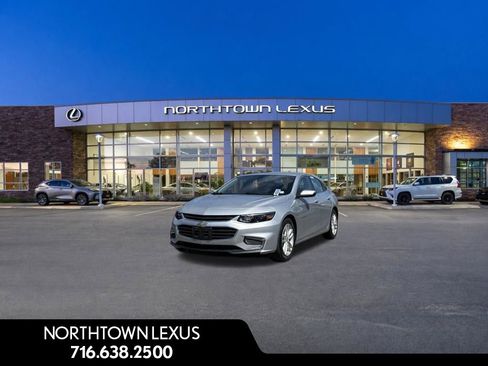 Used 2018 Chevrolet Malibu LT FWD image 1