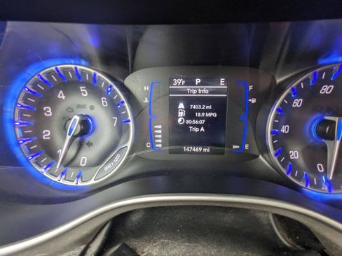Used 2020 Chrysler Pacifica Touring-L AWD/4WD image 16