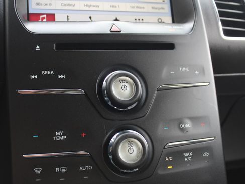 Used 2017 Ford Flex SEL w/ Equipment Group 202A image 34