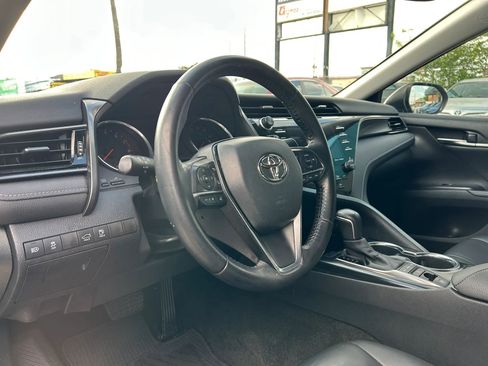 Used 2020 Toyota Camry XSE image 10
