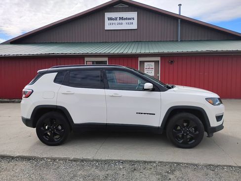 Used 2018 Jeep Compass Latitude w/ Popular Equipment Group image 1