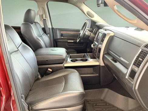 Used 2019 RAM 1500 Laramie w/ Convenience Group image 28