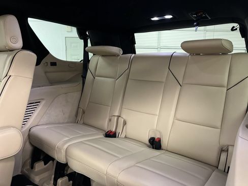 Used 2023 Cadillac Escalade Premium Luxury w/ Performance Package AWD/4WD image 16