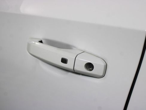 Used 2022 Chevrolet Tahoe Z71 image 50