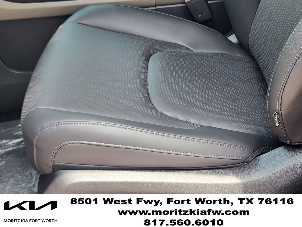 New 2026 Kia Carnival FWD image 17