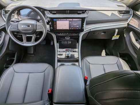 New 2026 Jeep Grand Cherokee Limited AWD/4WD image 16